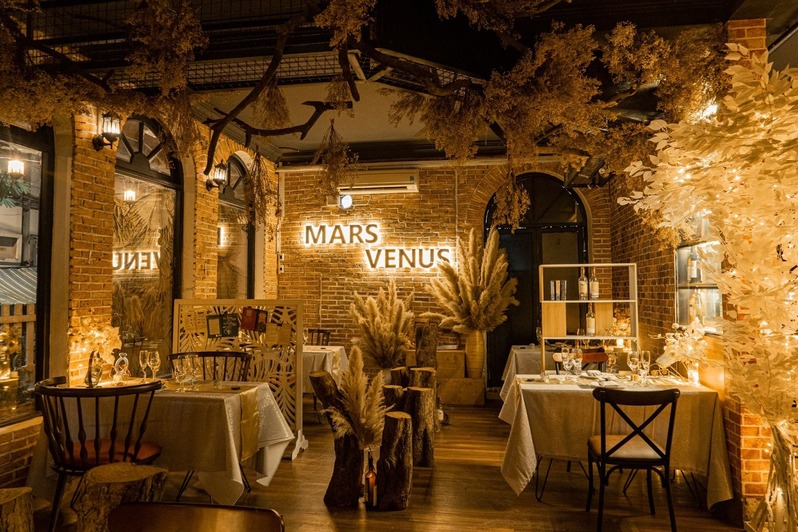 MARS VENUS RESTAURANT - NHÀ HÀNG CẦU HÔN LÝ TƯỞNG CHO CÁC CẶP ĐÔI TẠI SÀI GÒN